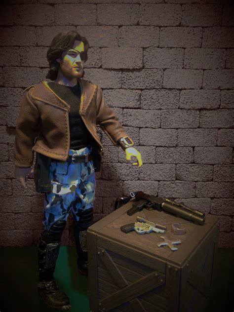 CobraShadowJoes: NECA Toys Escape from New York - Snake Plissken Review