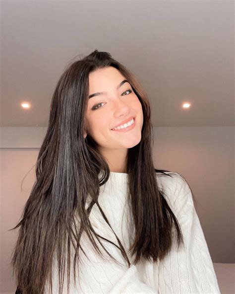 Papel De Parede Deslumbrante De Charli Charlotte 100+] Papéis De