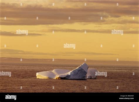 Strait of belle isle hi-res stock photography and images - Alamy