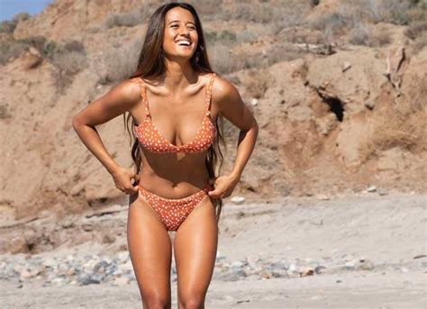 8 Hot Sexy Luciane Buchanan Bikini Pics