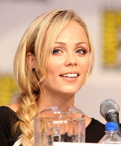 laura vandervoort bio age height weight measurements bra size