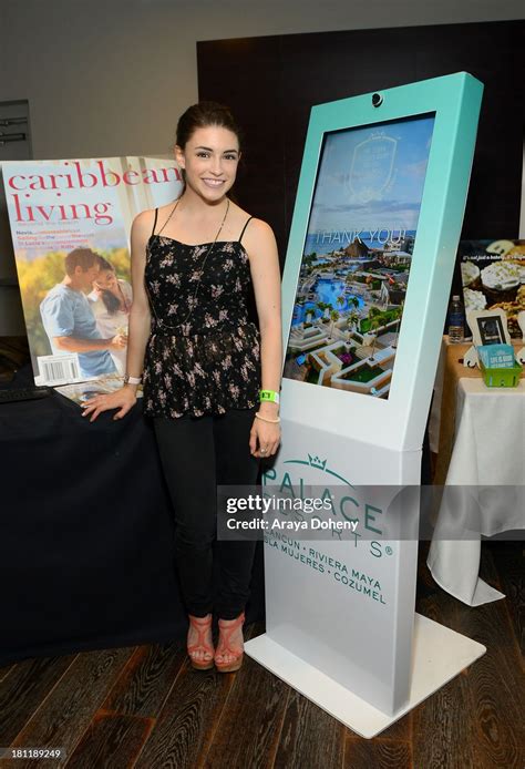 Daniela Bobadilla's feet