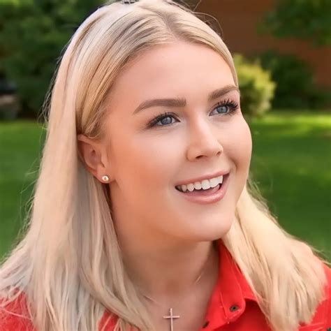 Karoline Leavitt Height, Affairs, Net Worth, Family, Husband And More ...