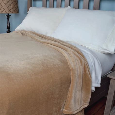 Berkshire VelvetLoft™ Blanket, 108x90 King | WallMountDryer.com