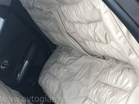 Купить чехлы с короной BOOST в бежевом цвете. Детали интерьера