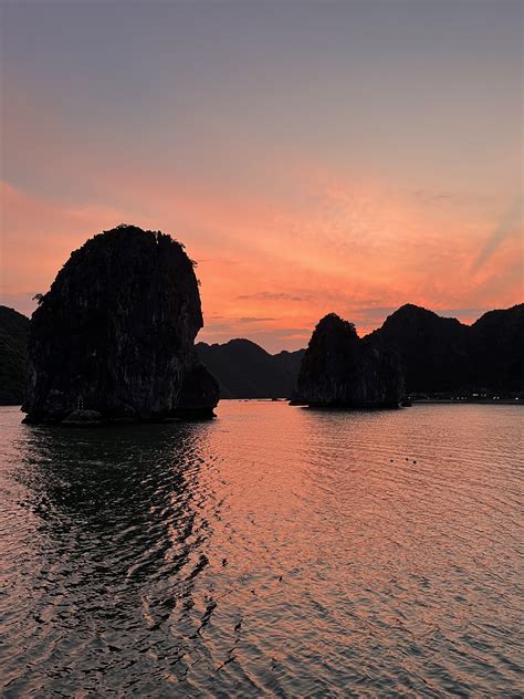 Ha Long Bay Sunset : r/VietNam