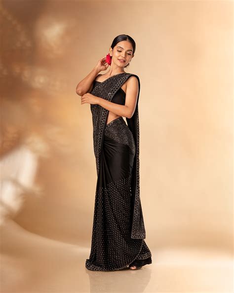 @monisha.mohan.menon :: Behance