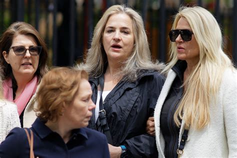 Trump accuser Natasha Stoynoff cries in court while recalling alleged