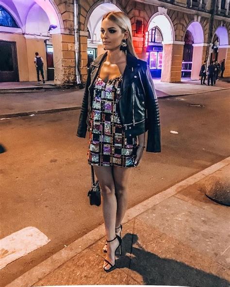 Las 8 piezas infalibles para otoño según el clóset de Irina Baeva ...