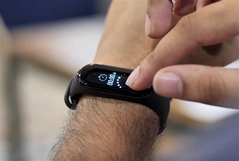 Mi Band 3 Review: A Worthy Mi Band 2 Successor? | Beebom