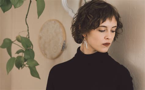 What’s Behind That Annoying Allergic Reaction To Non-Gold Earrings ...