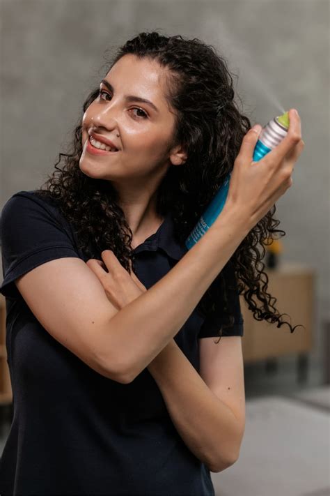 Oily and greasy hair issues are solved by this new routine 32