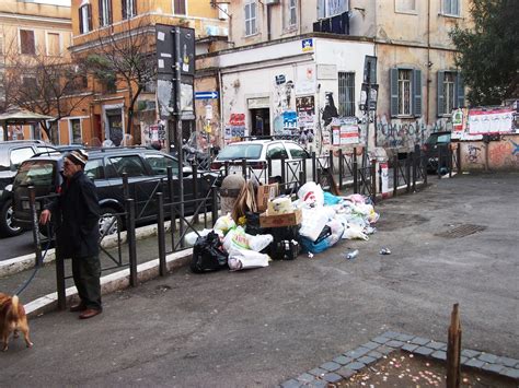 ROMA FA SCHIFO: L'area pedonale del Pigneto è da qualche anno la zona ...