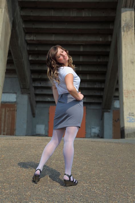 Людмила в серых колготках – PRO-KOLGOTKI