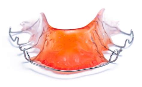 How to Clean Retainers [No Harsh Chemicals Required] - Ask the Dentist ...