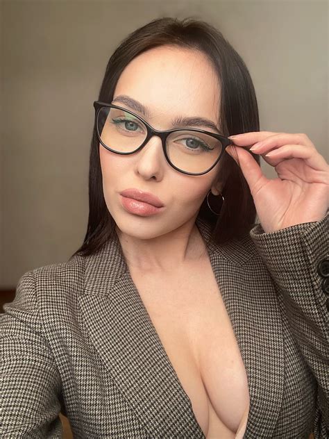 Is This The Biggest OnlyFans Leak In History? Sydney Lint Photos Revealed Image 12