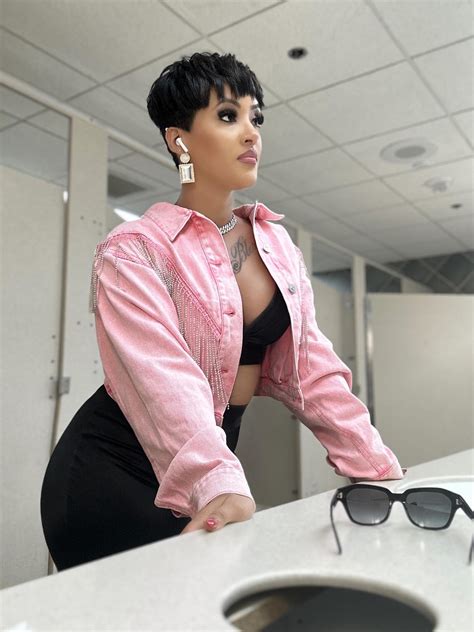 Zoey Dragon: OnlyFans Queen?