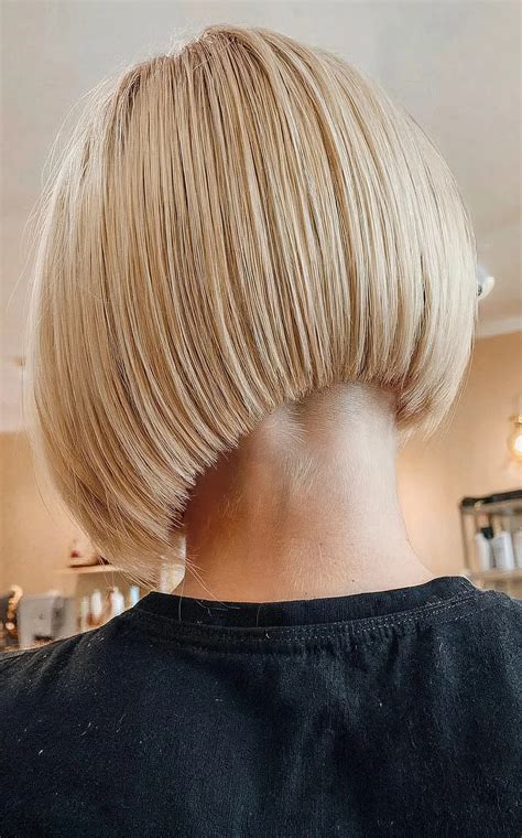 Stylists explain how short stacked bob hairstyles fit any face 23
