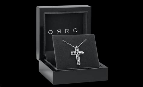 Elegant Jewelry Presentation | ORRO's Commitment to Quality and Style