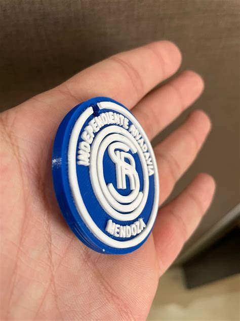 STL file Keychain Independiente Rivadavia de Mendoza keychain・3D