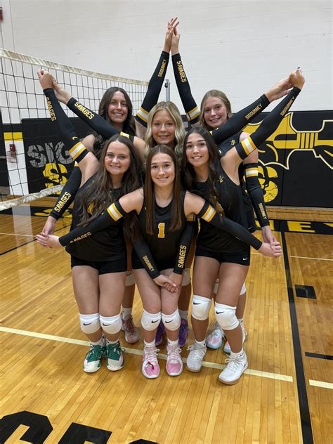 Sigourney Savages Volleyball