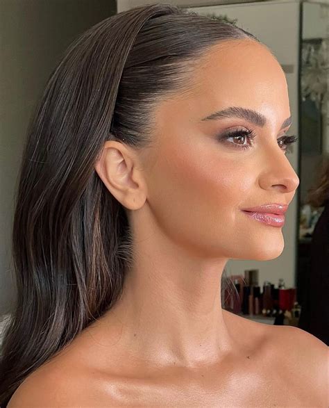 minimalist sophistication  sleek  bridal  sleek prom hair