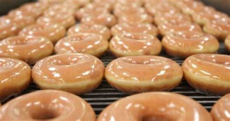 Krispy Kreme Original Glazed Doughnut Calories & Ingredients - YeyeLife