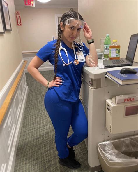 Big booty nurse : GoneWildScrubs