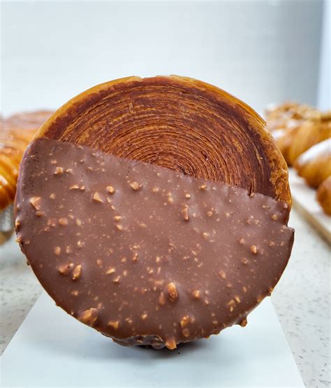 york roll croissant latelier