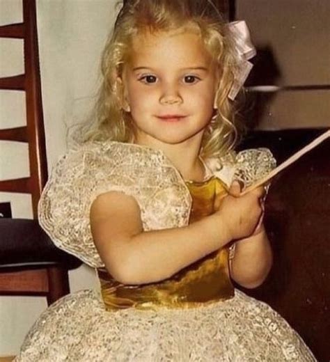 Lana Del Rey – Wiki, Age, Height, Husband, Children, Family, Net Worth ...