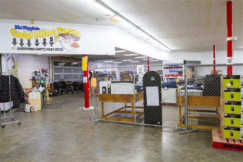 Bin Diggin - The Bin Diggin - Bin/Discount Liquidation Store