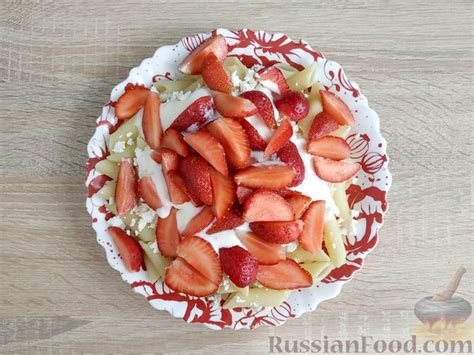 Рецепт: Сладкие макароны с творогом, клубникой и сметаной на ...