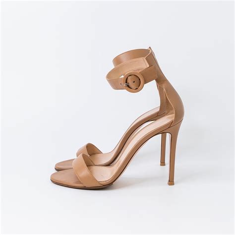 GIANVITO ROSSI Босоножки - Brandcollector