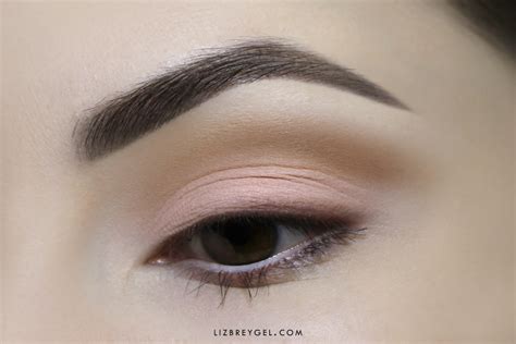 How to Fill in Eyebrows for a Natural Look? | Step-by-Step Makeup ...
