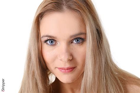 Karissa Diamond Pictures. Hotness Rating = 8.41/10