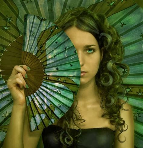 Tosia: Elena Dudina