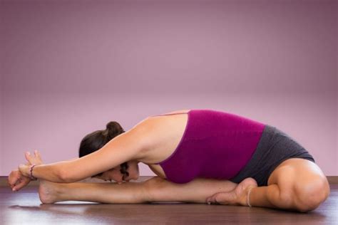 Janu Sirsasana (Head-To-Knee Pose): Steps, Benefits & Variations (a,b,c ...