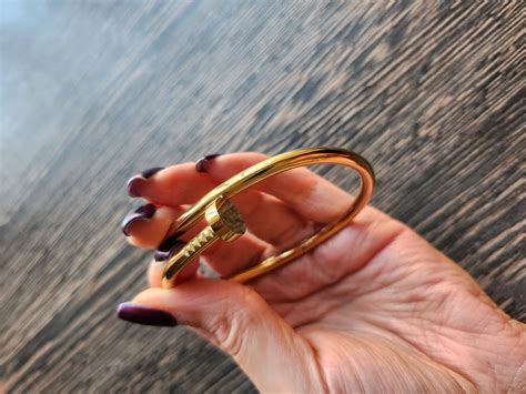 Гривна Cartier тип пирон гр. Пловдив Каменица 2 • OLX.bg