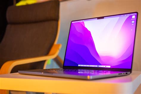 Living With the New 16-Inch MacBook Pro - Mark Ellis Reviews