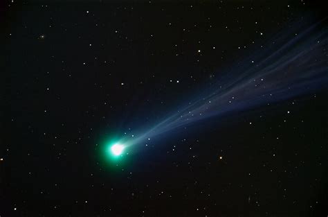 Comet ISON, imaged on Nov 15, 2013 from the Philippines (photo credit ...