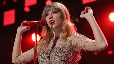 Taylor Swift Wallpaper Red Dress