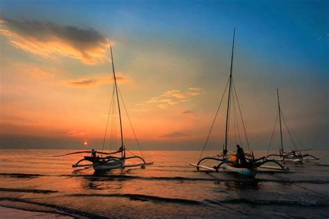pantai  pasir putih  indah indonesia