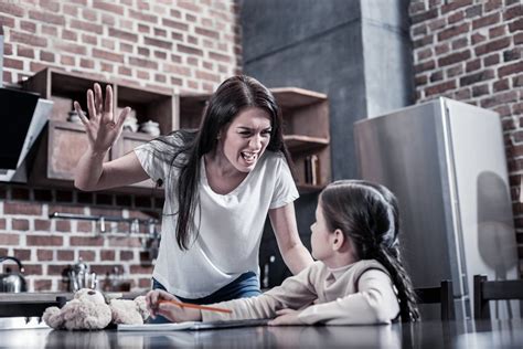 Как родительское насилие отражается на жизни взрослых детей? | MedAboutMe