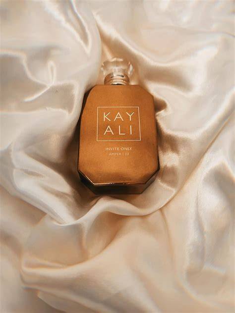 Invite Only Amber | 23 Kayali Fragrances perfumy - to perfumy dla