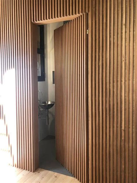 Декоративные рейки в интерьере как инструмент зонирования | Door design ...