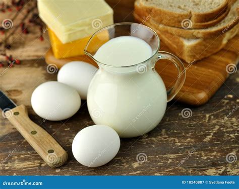 Mejeriprodukter fotografering för bildbyråer. Bild av kniv - 18240887