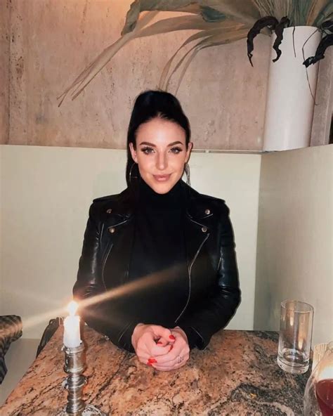 Angela White Husband, Old?, Bio, Boyfriend, Age, Biography, Married ...