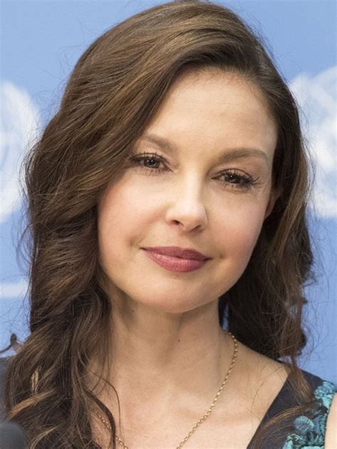 Ashley Judd 2020 Edad : Ashley Judd Bio Family Trivia Famous Birthdays