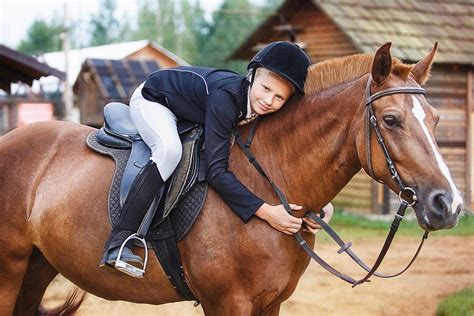 Конный клуб в Эко Базе отдыха «Дачный клуб Коприно»