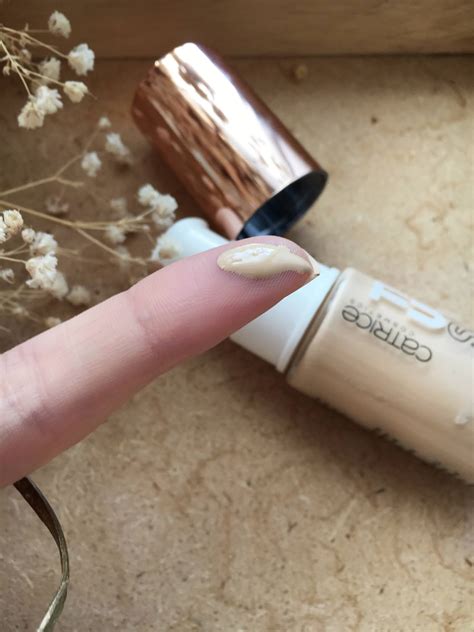 CATRICE TRUE SKIN | ХИДРАТИРАЩ ФОН ДЬО ТЕН